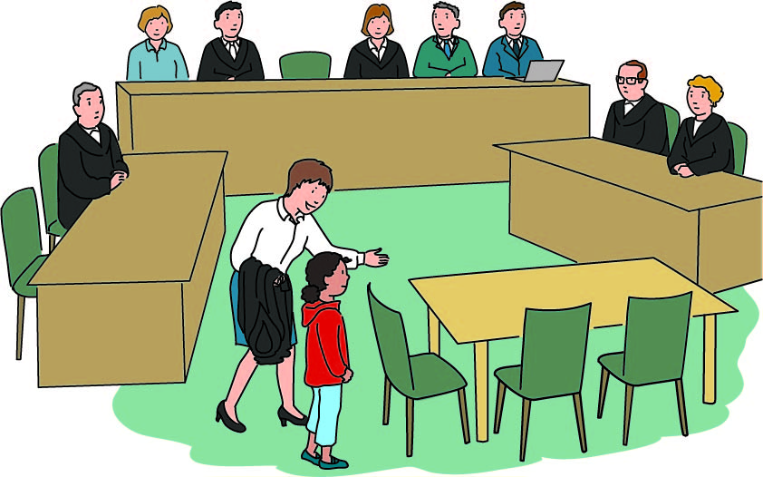 Gerichtssaal mit Richterbank, Anwälten, Kind und Betreuerin